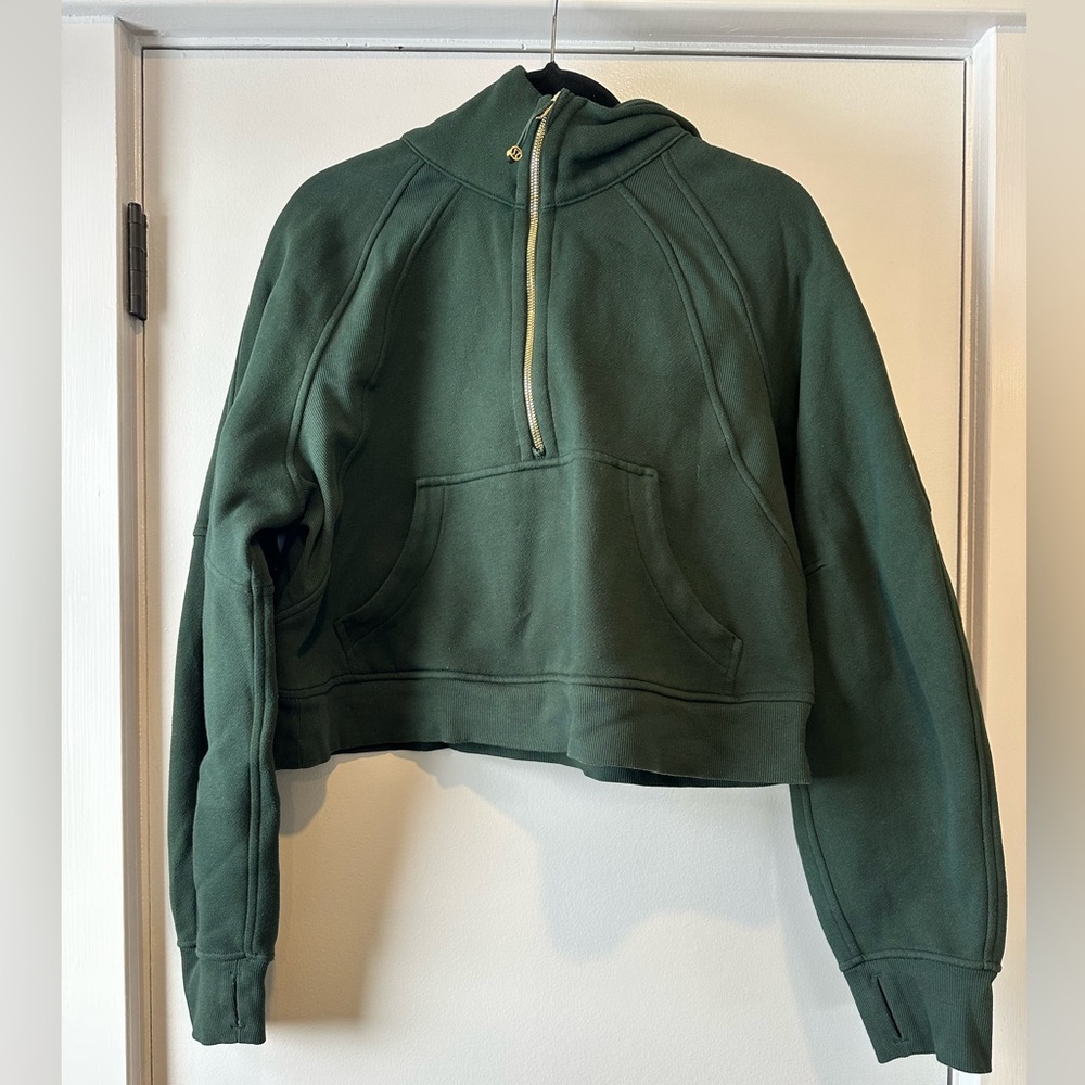 Lululemon cropped evergreen hooded quarter zip, excellent condition